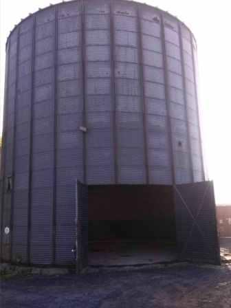 LOCAL -  ATELIER - +/- 100M2 - 7620 HOLLAIN  - 275€/MOIS